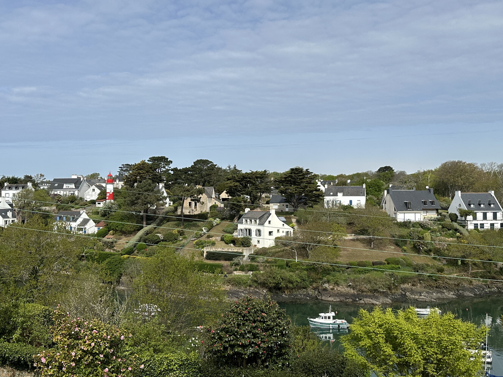 Clohars-Carnoët (Doëlan)- Vue sur le Port Pour Cette Généreuse Contemporaine de 215m2 Sur Parc de 3700m²