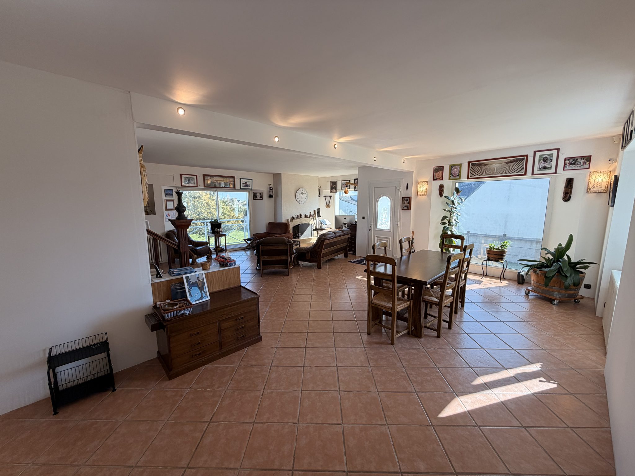 Emplacement & Charisme Pour Cette Elégante Propriété Avec Piscine Sur Son Terrain Constructible de 1500m²