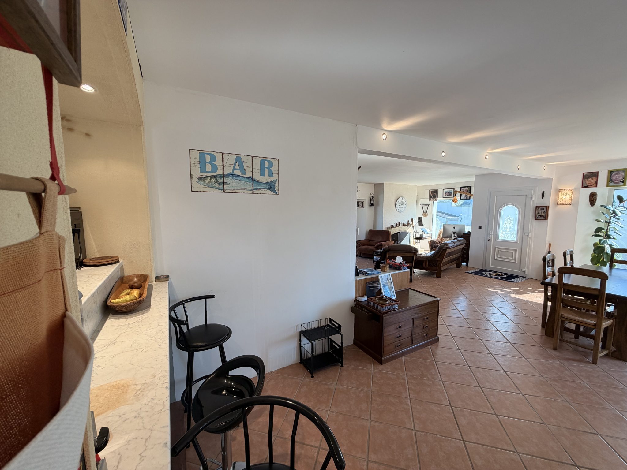 Emplacement & Charisme Pour Cette Elégante Propriété Avec Piscine Sur Son Terrain Constructible de 1500m²