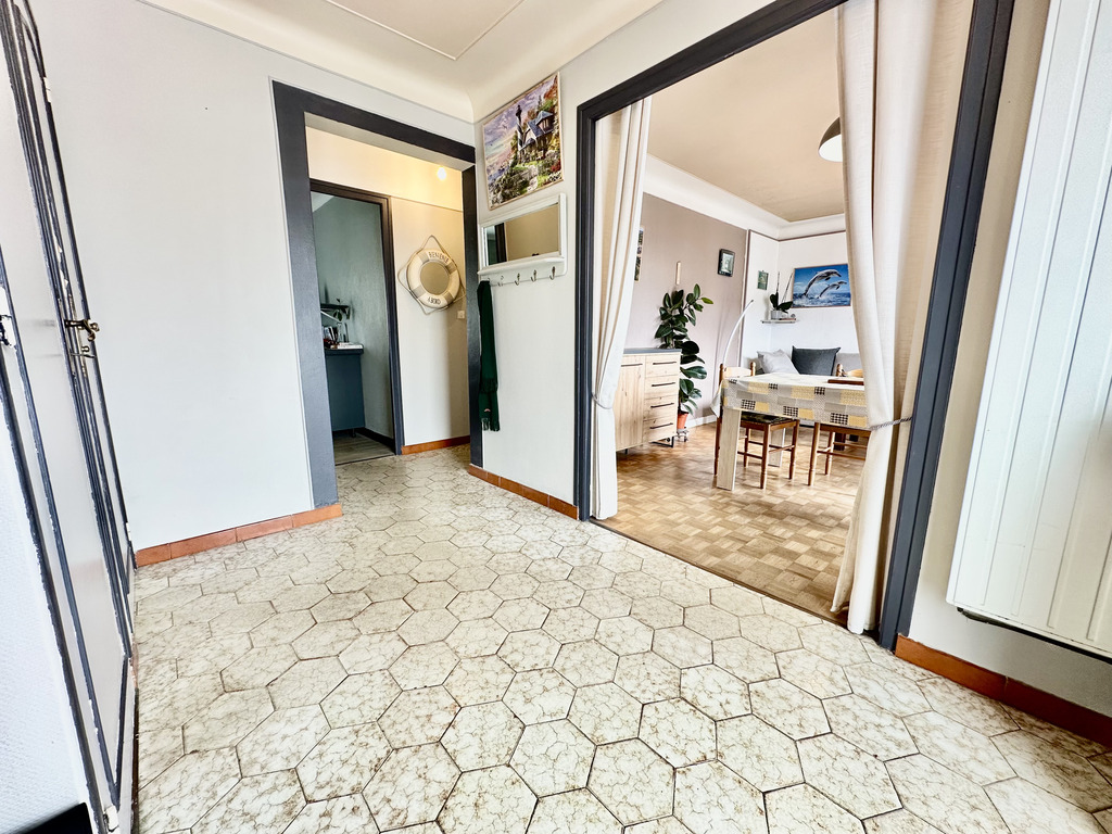 Audierne – Quartier Recherché, Maison Rénovée Exposée Plein Sud & Calme Absolu en Impasse