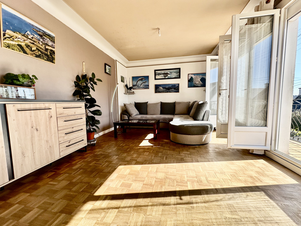 Audierne – Quartier Recherché, Maison Rénovée Exposée Plein Sud & Calme Absolu en Impasse