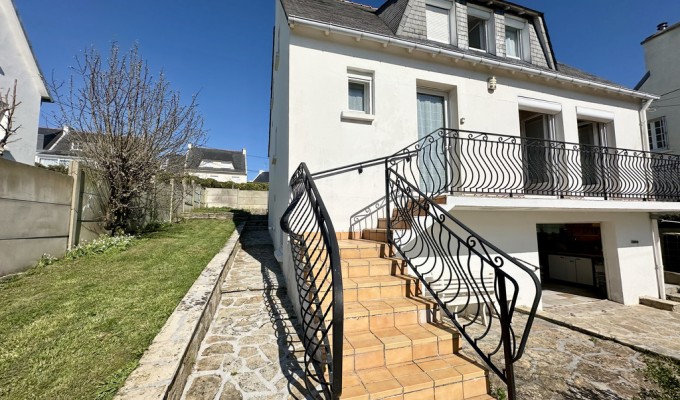 Audierne – Quartier Recherché, Maison Rénovée Exposée Plein Sud & Calme Absolu en Impasse