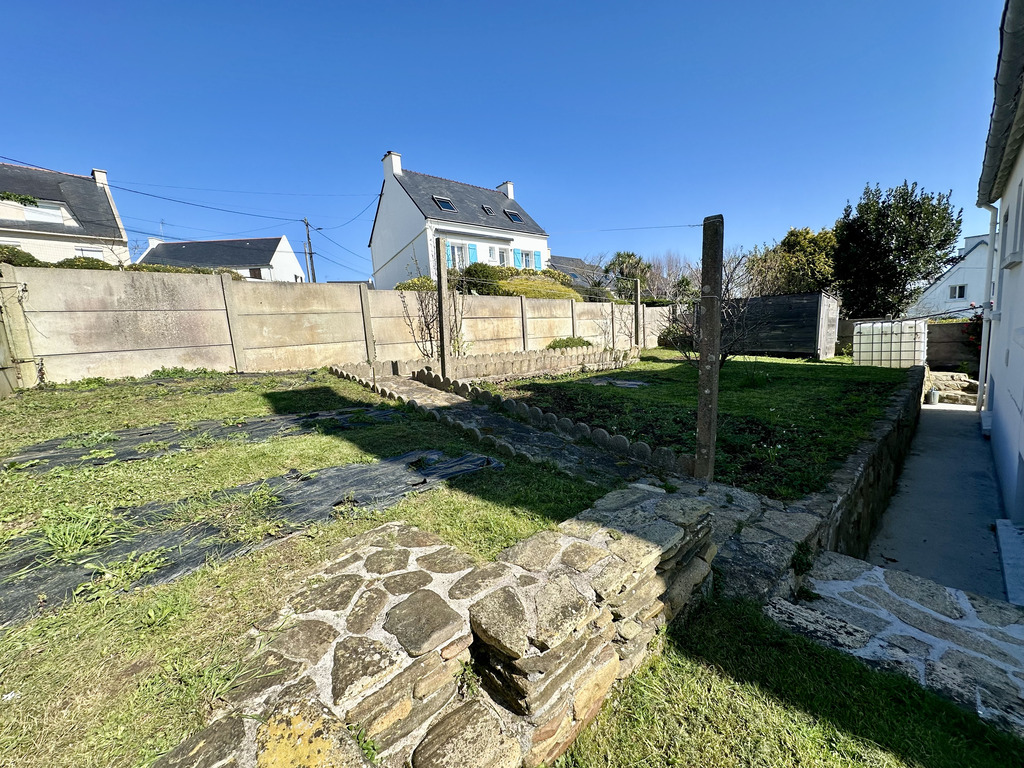 Audierne – Quartier Recherché, Maison Rénovée Exposée Plein Sud & Calme Absolu en Impasse