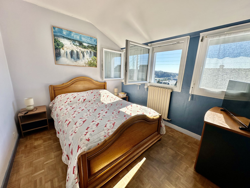 Audierne – Quartier Recherché, Maison Rénovée Exposée Plein Sud & Calme Absolu en Impasse