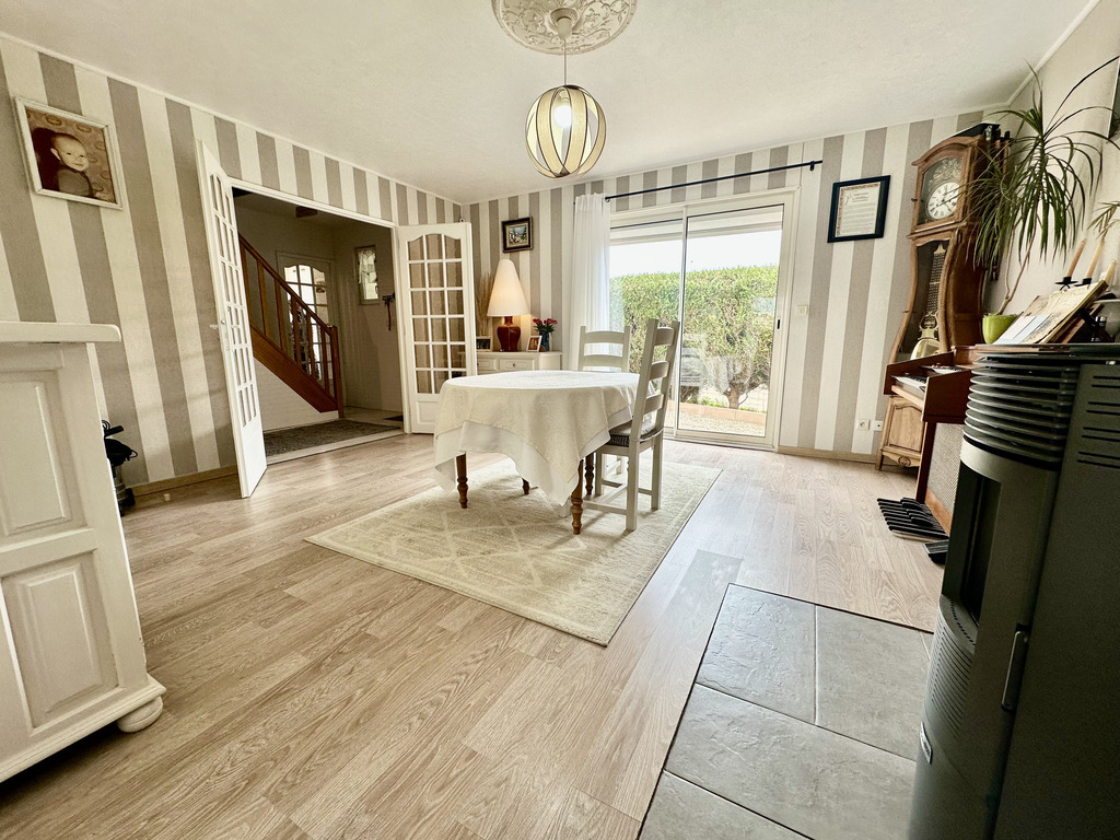 Audierne Centre – Lumineuse & Familiale Maison avec Vie de Plain-Pied & Jardin de 1000 m²