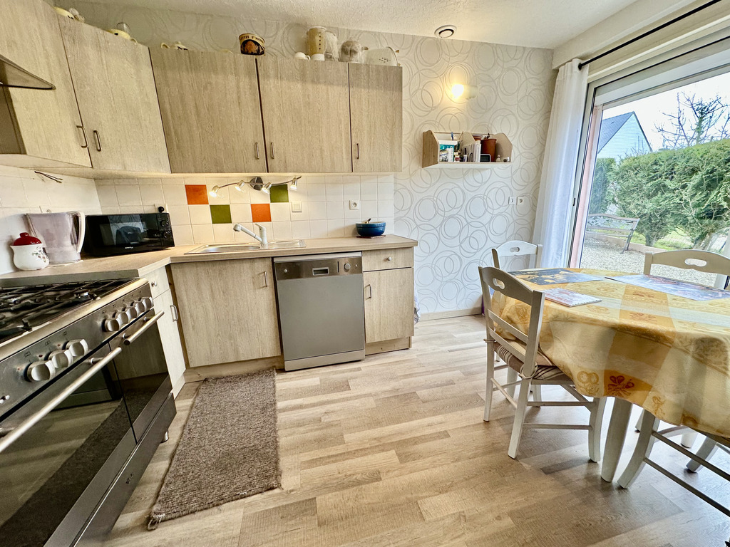 Audierne Centre – Lumineuse & Familiale Maison avec Vie de Plain-Pied & Jardin de 1000 m²