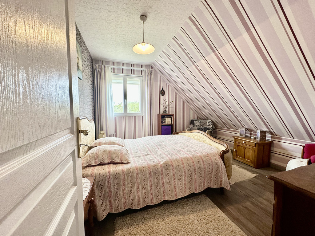 Audierne Centre – Lumineuse & Familiale Maison avec Vie de Plain-Pied & Jardin de 1000 m²