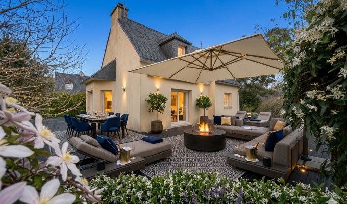 Quimper Sud – L’intemporelle Contemporaine de 2001, 4 Chambres, Sous-Sol & Jardin Arboré