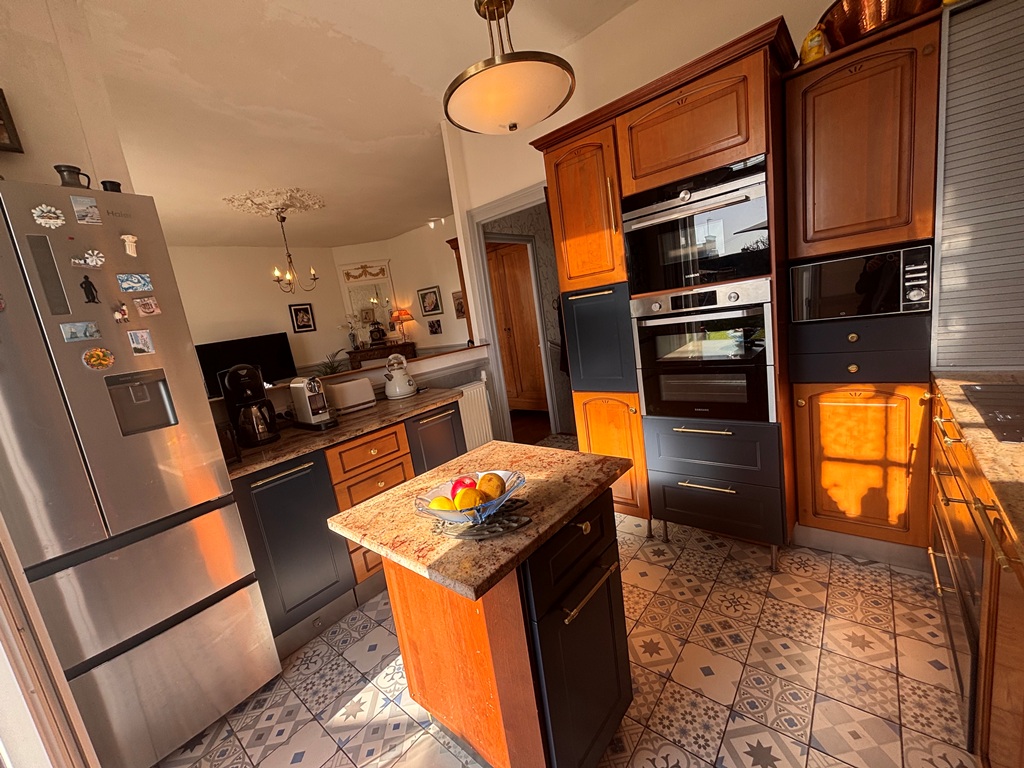 Quimper Coquette 1930 Pleine de Charme dans un Quartier Recherché, Centre Ville à Pied