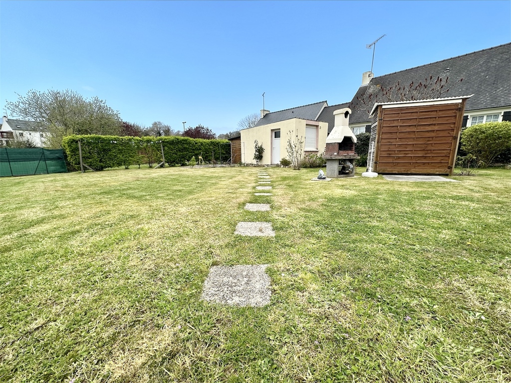 Audierne Centre – Lumineuse & Familiale Maison avec Vie de Plain-Pied & Jardin de 1000 m²