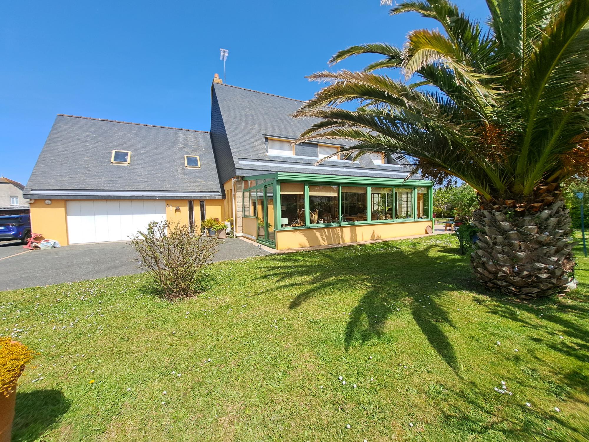 Guilvinec, Maison en Viager Occupé – Dame de 81 ans, Homme de 87 ans – Bouquet de 82 800 € + Rente de 980 €
