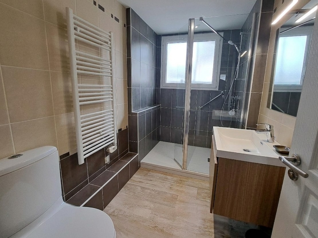 Concarneau, Appartement en Viager Occupé – Dame de 66 ans – Bouquet de 23 600 € + Rente de 250 €