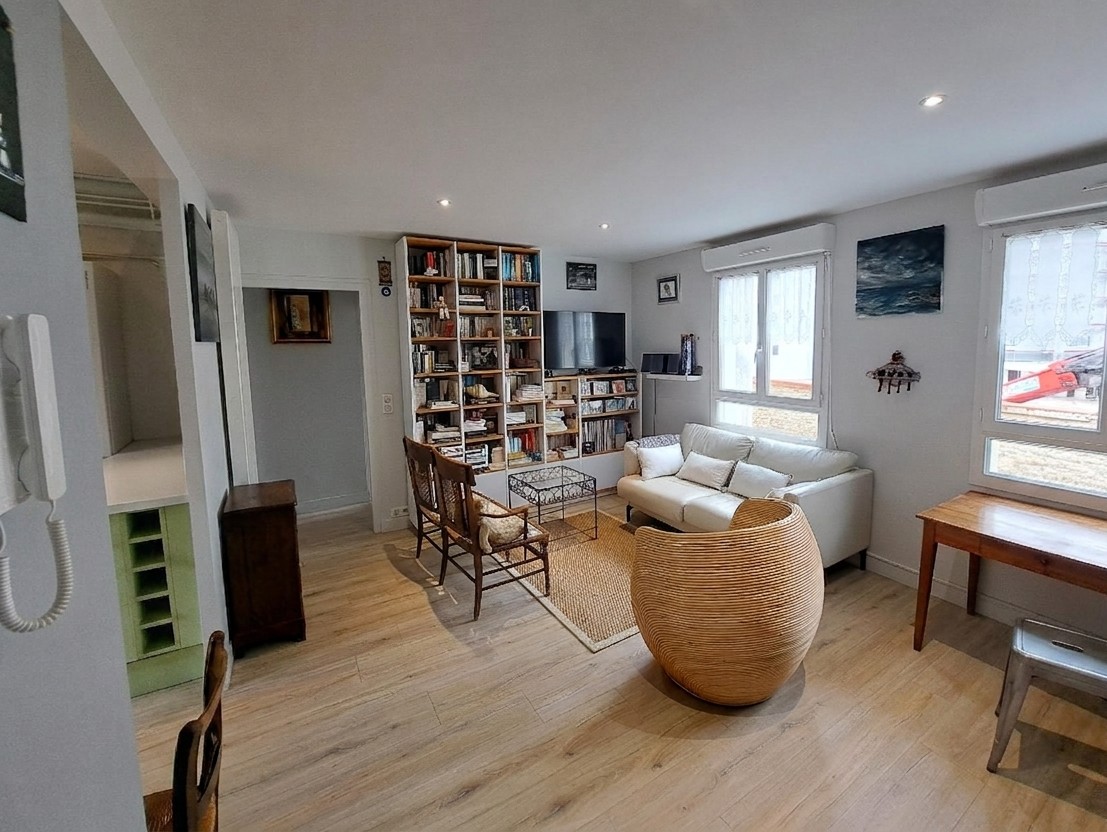 Concarneau, Appartement en Viager Occupé – Dame de 66 ans – Bouquet de 23 600 € + Rente de 250 €