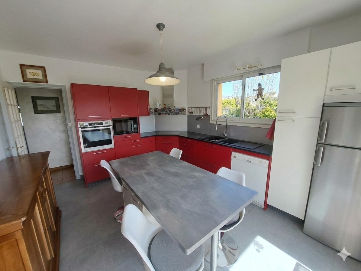 Guilvinec, Maison en Viager Occupé – Dame de 81 ans, Homme de 87 ans – Bouquet de 82 800 € + Rente de 980 €