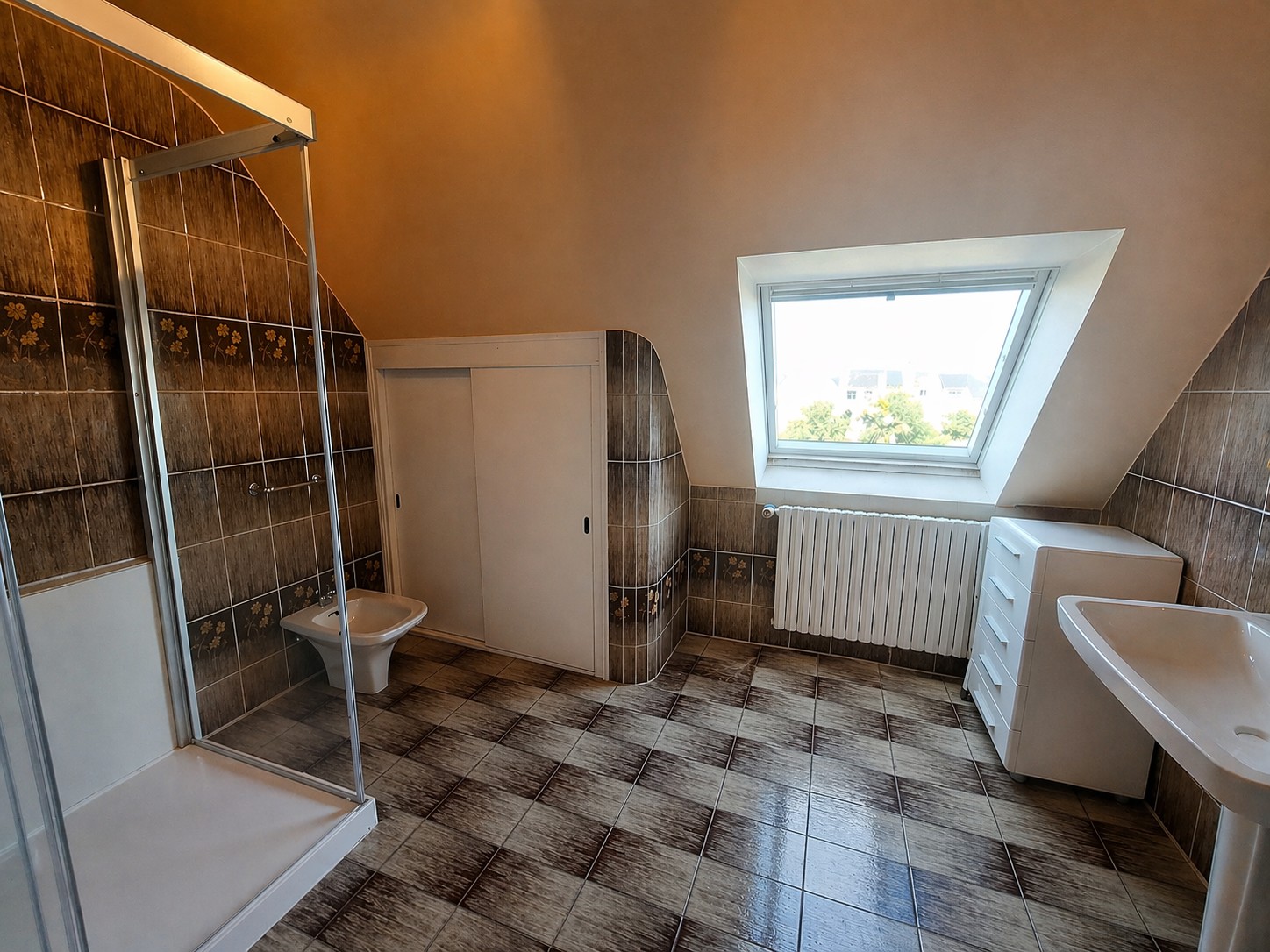 Guilvinec, Maison en Viager Occupé – Dame de 81 ans, Homme de 87 ans – Bouquet de 82 800 € + Rente de 980 €