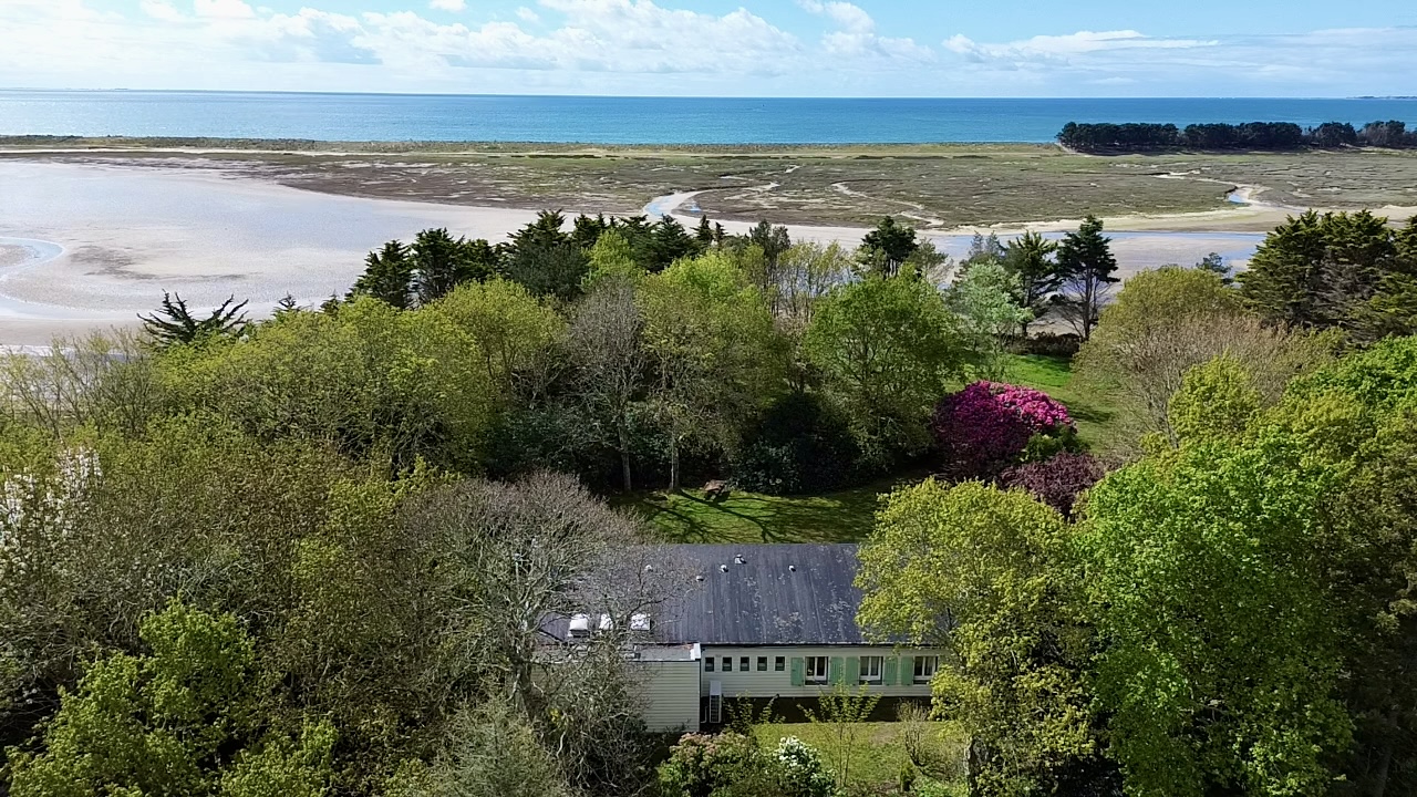 Bénodet EMPLACEMENT Exceptionnel sur La Mer blanche pour MAISON de 150 m² sur 1.5hectares