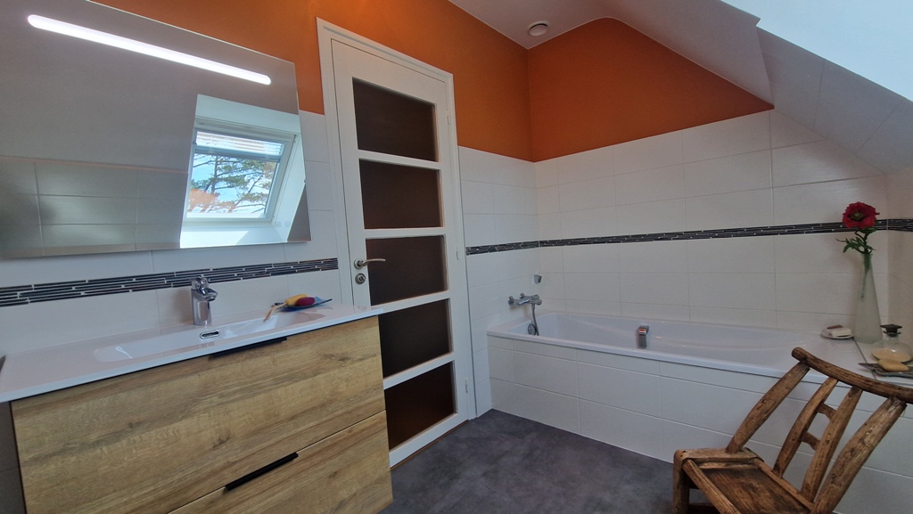 Exclusivité Agence. Poullan-Sur-Mer. Écrin de Charme &Vue Mer – Art de Vivre Entre Nature & Horizon