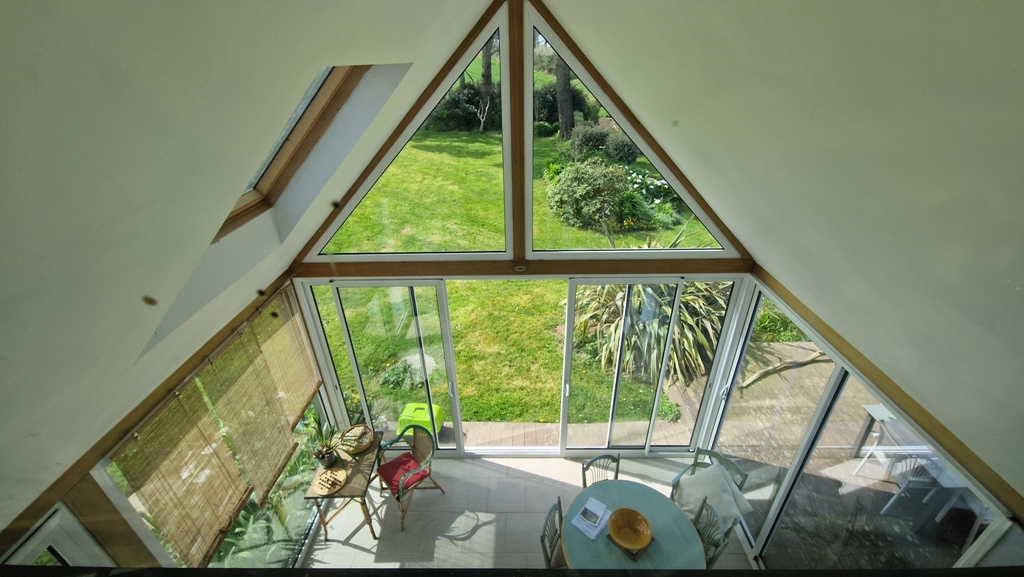 Exclusivité Agence. Poullan-Sur-Mer. Écrin de Charme &Vue Mer – Art de Vivre Entre Nature & Horizon