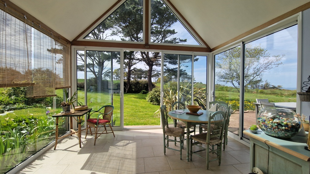 Exclusivité Agence. Poullan-Sur-Mer. Écrin de Charme &Vue Mer – Art de Vivre Entre Nature & Horizon