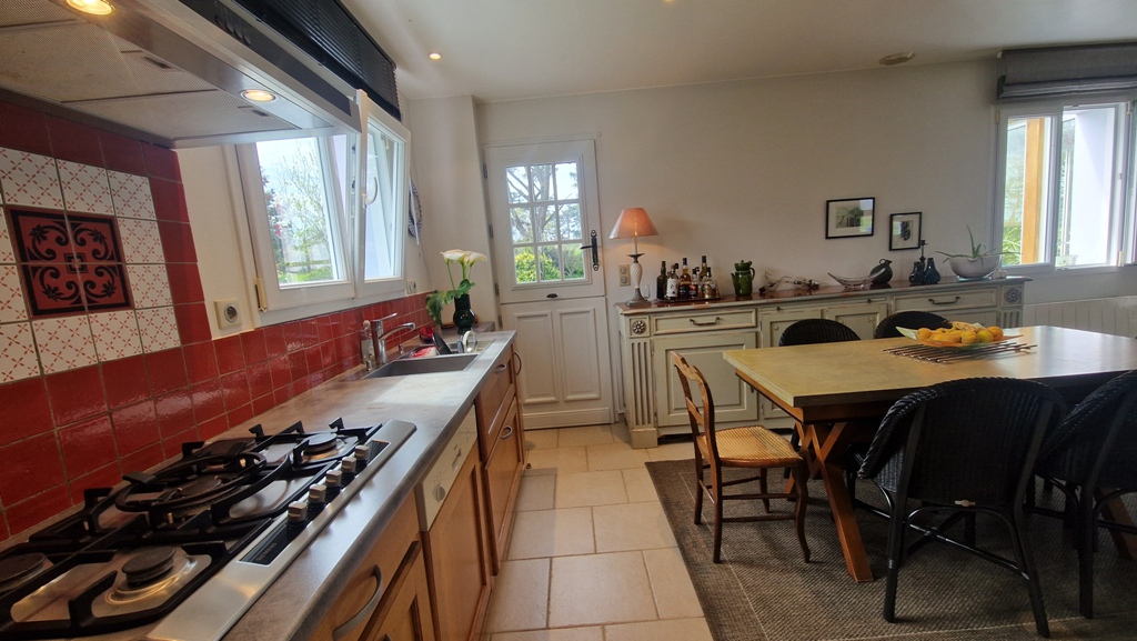 Exclusivité Agence. Poullan-Sur-Mer. Écrin de Charme &Vue Mer – Art de Vivre Entre Nature & Horizon