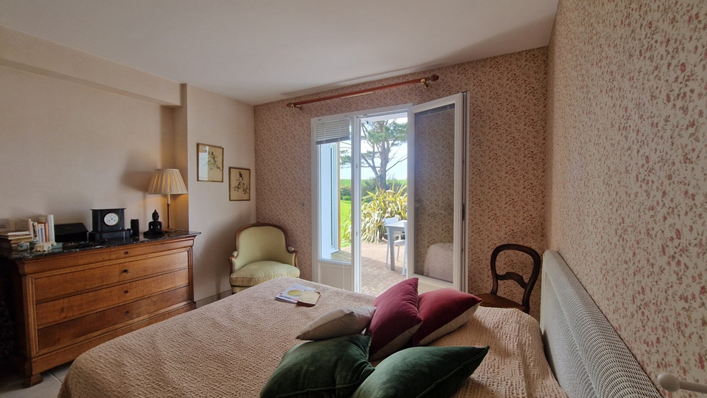 Exclusivité Agence. Poullan-Sur-Mer. Écrin de Charme &Vue Mer – Art de Vivre Entre Nature & Horizon