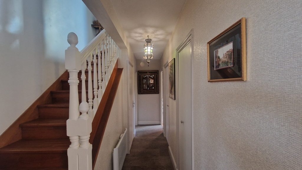 La Magie d’un Site Exceptionnel FACE à L’Océan en Baie de Douarnenez.. RARE…