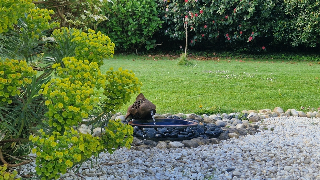 La Magie d’un Site Exceptionnel FACE à L’Océan en Baie de Douarnenez.. RARE…