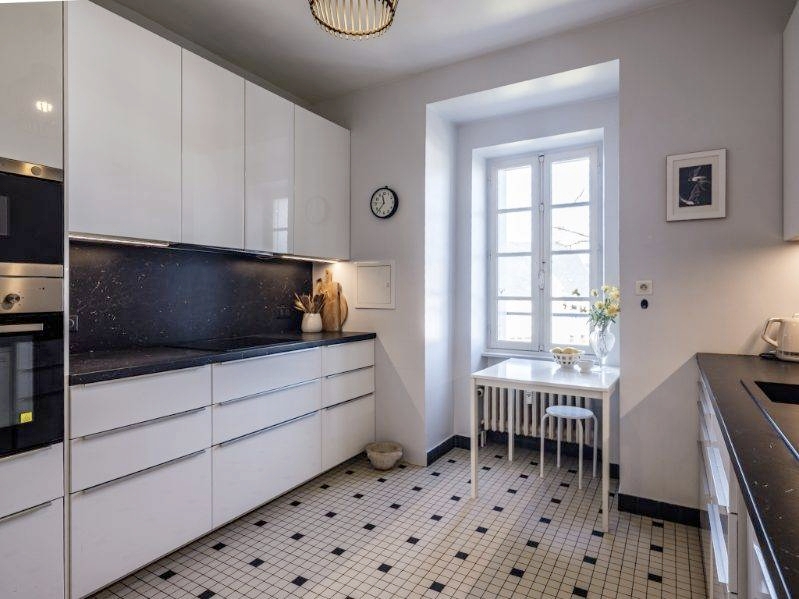 Quimper. L’élégance d’un Appartement (89 m2) dans un Manoir Historique avec Garage & Cave.