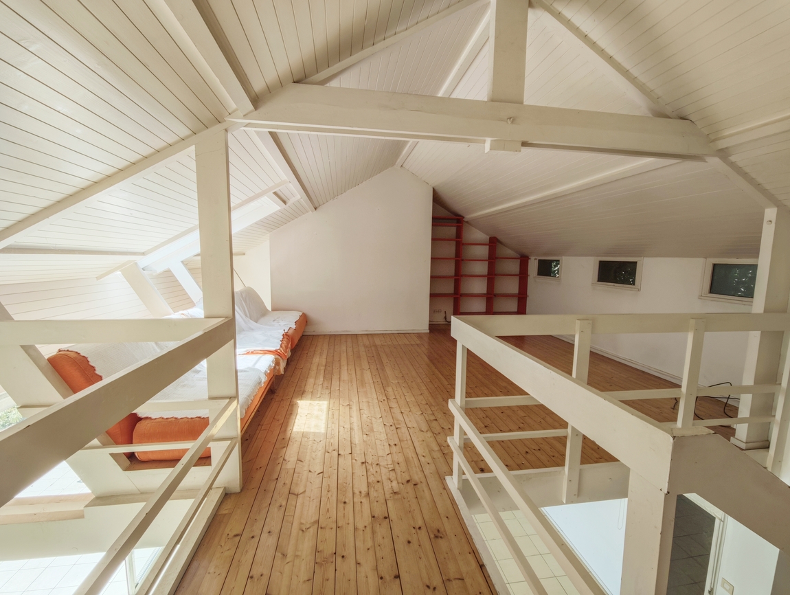 Quimper Route des Plages. Remarquable Maison d’Architecte (240 m2) avec Piscine & Terrain de 4200 m2