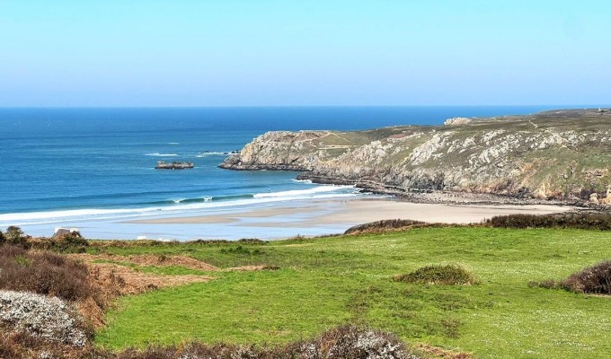 Plogoff – Charmante Maison de 110 m² avec Vue sur la Baie des Trépassés & Accès Sentier Côtier GR34
