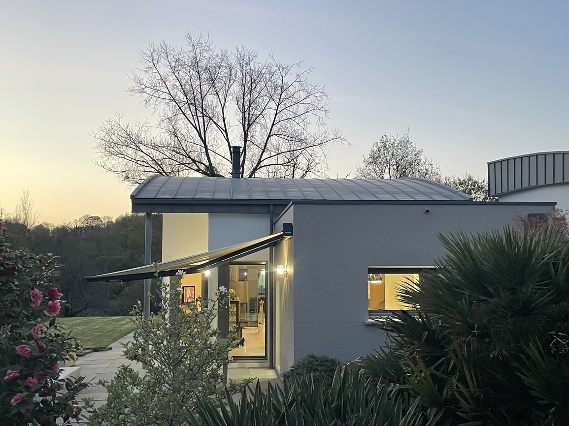 Quimper. Remarquable Maison Contemporaine de Plain Pied au Style Recherché sur Terrain de 3000 m2.