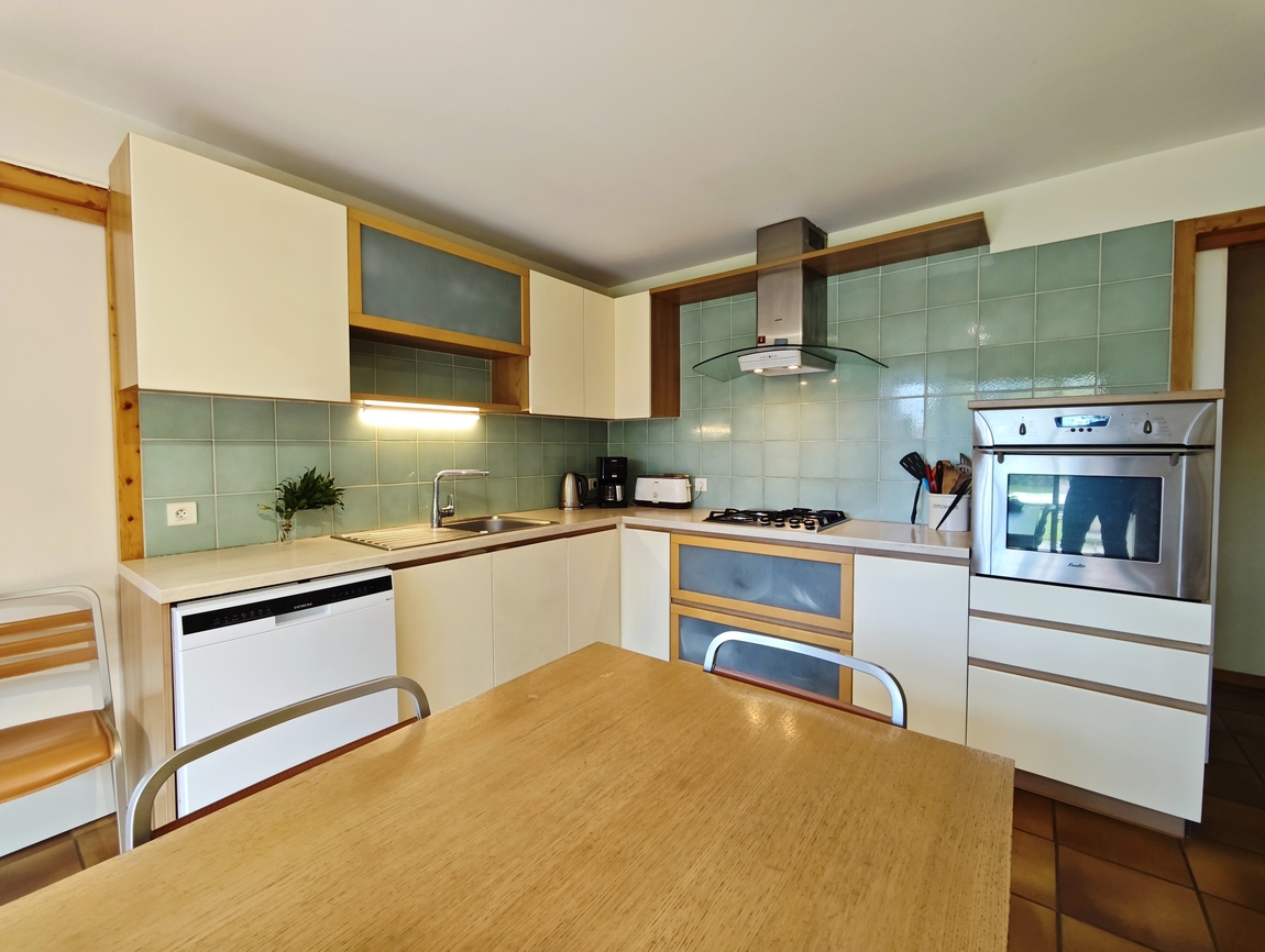 Concarneau. Rare & Confortable Maison d’Architecte (200 m2) aux 5 Chambres & son Parc Paysagé de 4800 m2.