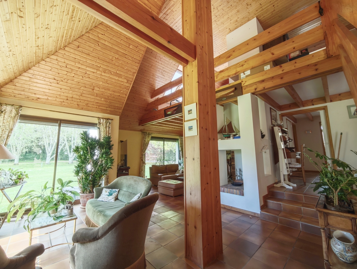 Concarneau. Rare & Confortable Maison d’Architecte (200 m2) aux 5 Chambres & son Parc Paysagé de 4800 m2.