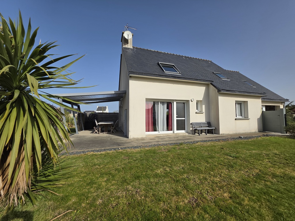 Penmarch, A 600mètres de la plage de Kérity, Maison Contemporaine Avec Jardin de 1100m²