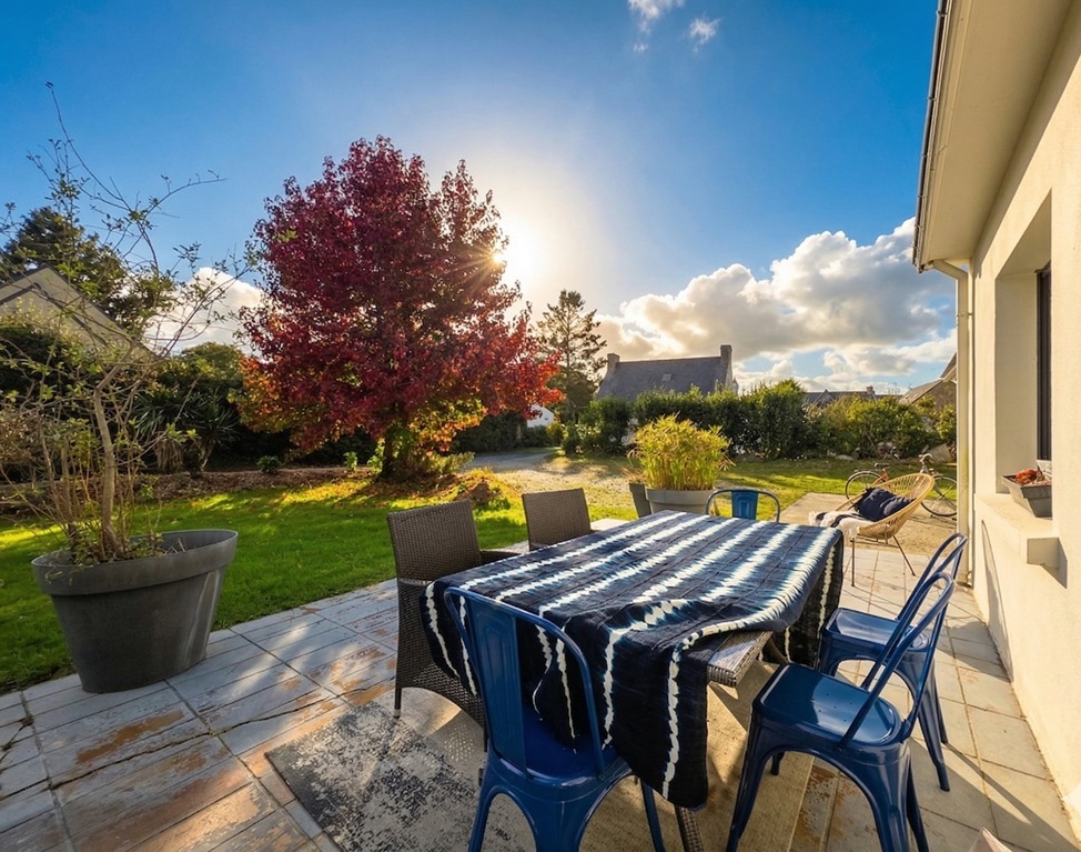 Exclusivité Agence, COMBRIT, En impasse, Plein Centre, vaste Maison de Famille Avec Jardin de 1200m2