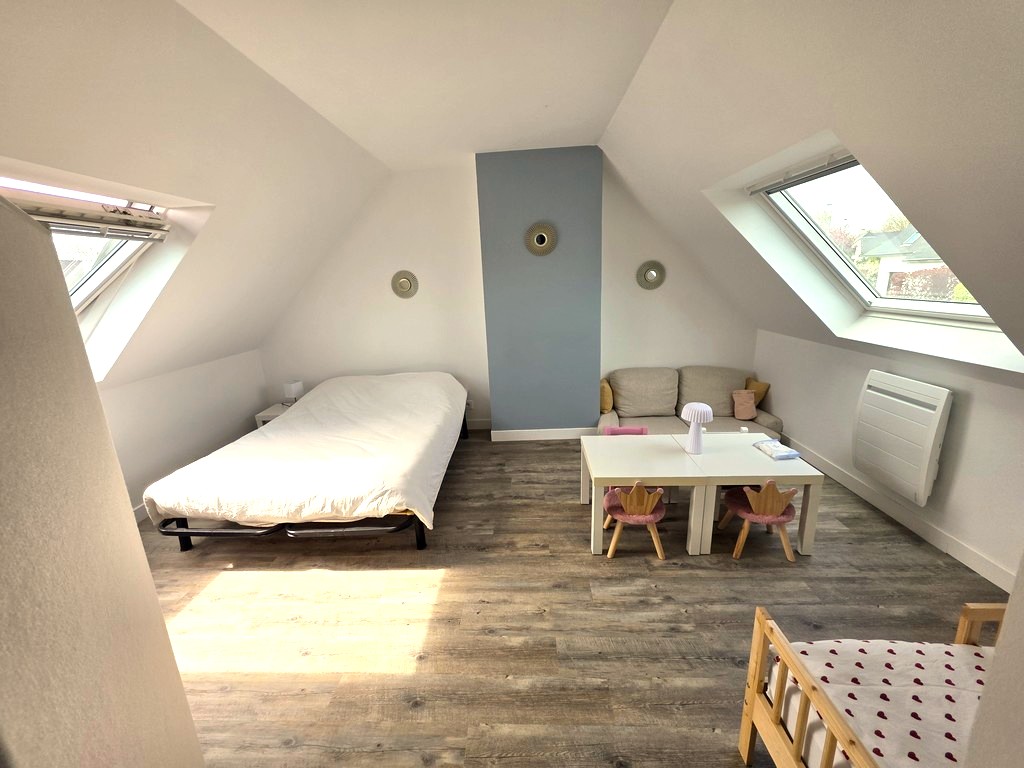 Plomelin – Impeccable Contemporaine Baignée de Lumière Avec Jardin, à Proximité Immédiate des écoles et commerces