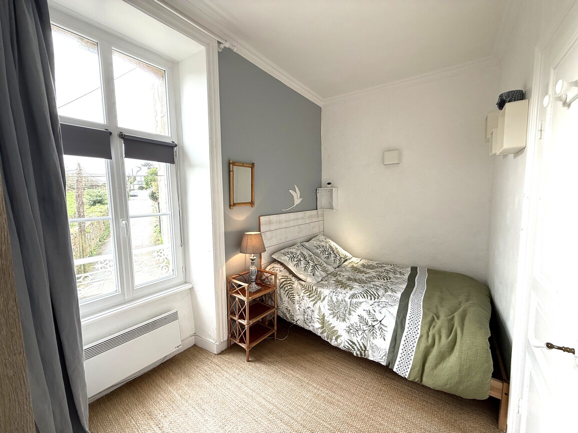 Audierne – Appartement de 30m² avec Vue sur le Port Commerces & Plages à Pied