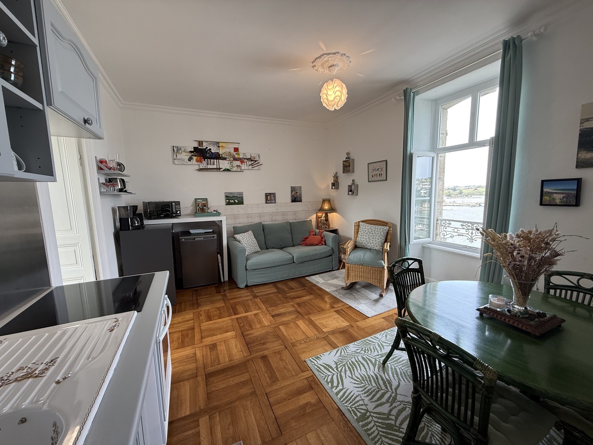 Audierne – Appartement de 30m² avec Vue sur le Port Commerces & Plages à Pied