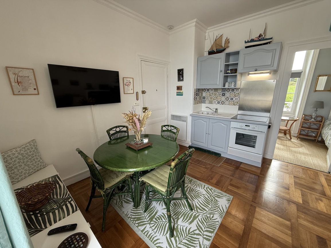 Audierne – Appartement de 30m² avec Vue sur le Port Commerces & Plages à Pied