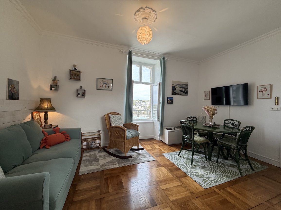 Audierne – Appartement de 30m² avec Vue sur le Port Commerces & Plages à Pied