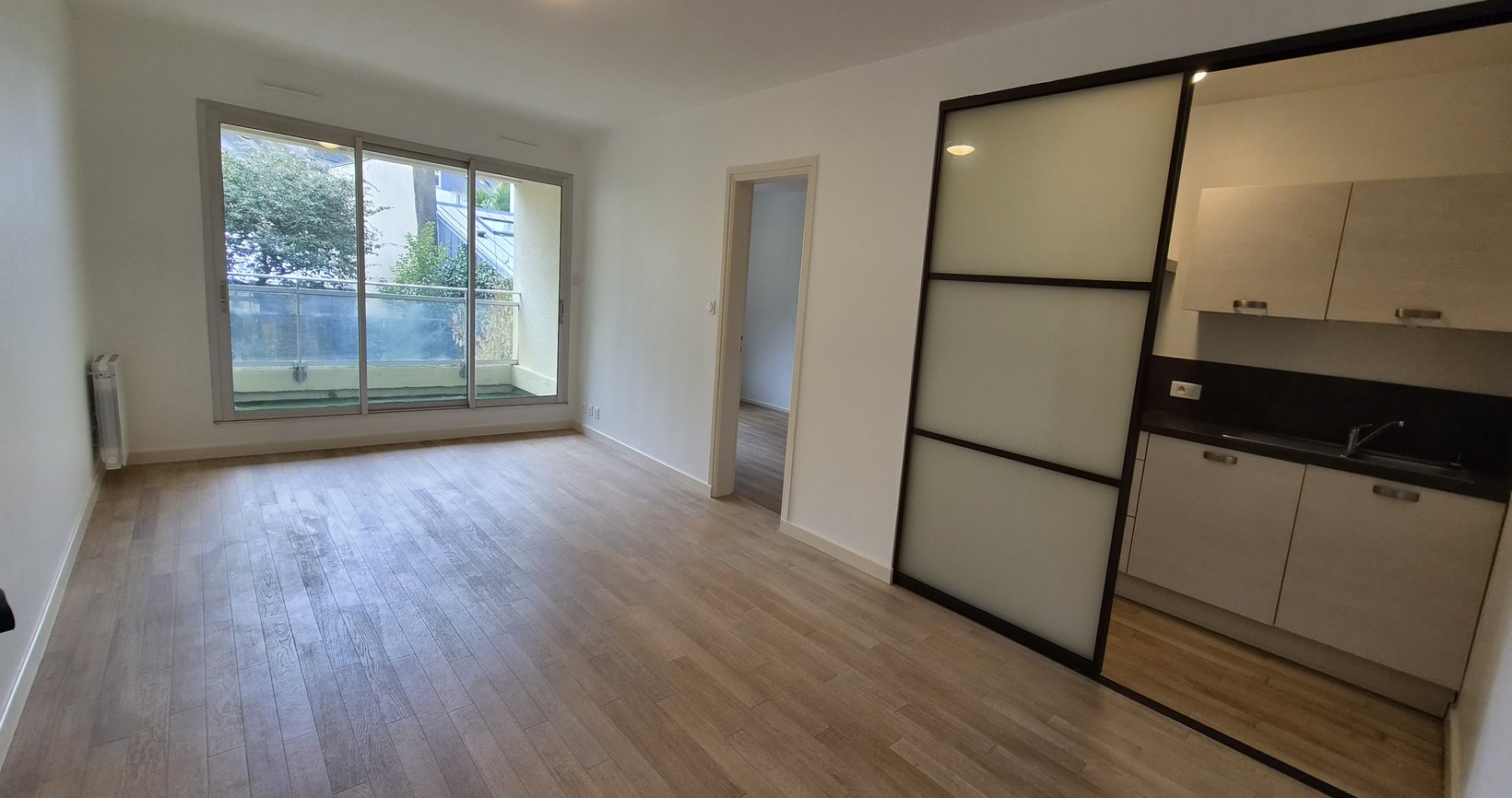 A LOUER- Disponible immédiatement – Quimper, Quartier Saint Marc Appartement T2 avec Balcon & Ascenseur