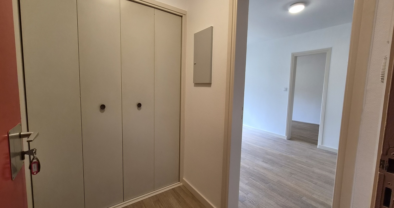 A LOUER- Disponible immédiatement – Quimper, Quartier Saint Marc Appartement T2 avec Balcon & Ascenseur