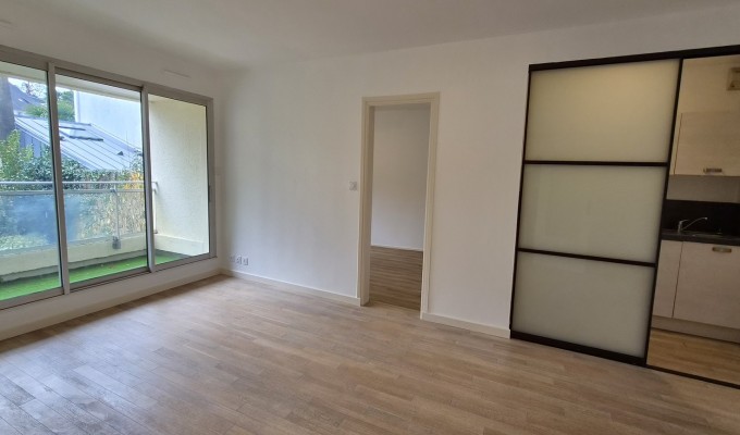 A LOUER- Disponible immédiatement – Quimper, Quartier Saint Marc Appartement T2 avec Balcon & Ascenseur