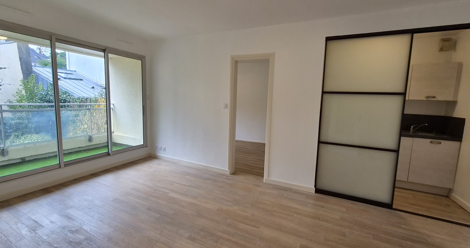 A LOUER- Disponible immédiatement – Quimper, Quartier Saint Marc Appartement T2 avec Balcon & Ascenseur