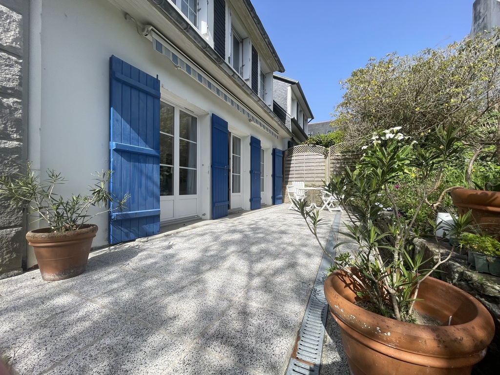 Douarnenez-Tréboul, Emplacement Privilégié pour cette Charmante Maison Lumineuse à Deux Pas du Port