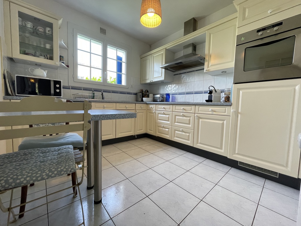 Douarnenez-Tréboul, Emplacement Privilégié pour cette Charmante Maison Lumineuse à Deux Pas du Port