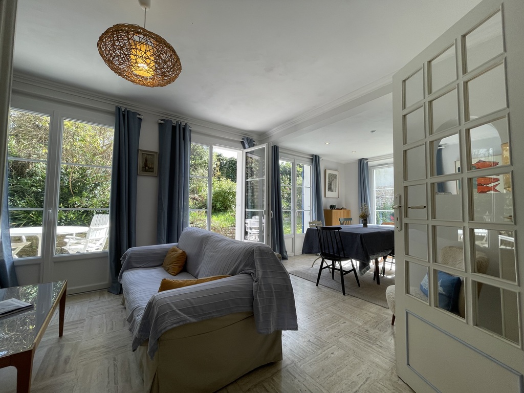 Douarnenez-Tréboul, Emplacement Privilégié pour cette Charmante Maison Lumineuse à Deux Pas du Port