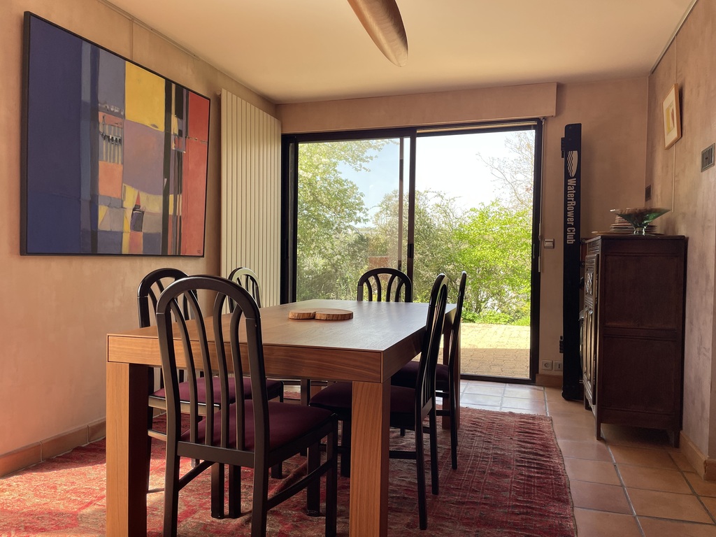 Châteaulin – Propriété Atypique sur les Hauteurs, Entre Charme des Années 1930 & Extension d’Architecte