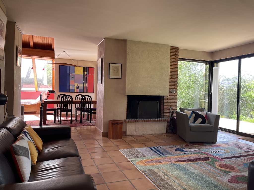 Châteaulin – Propriété Atypique sur les Hauteurs, Entre Charme des Années 1930 & Extension d’Architecte