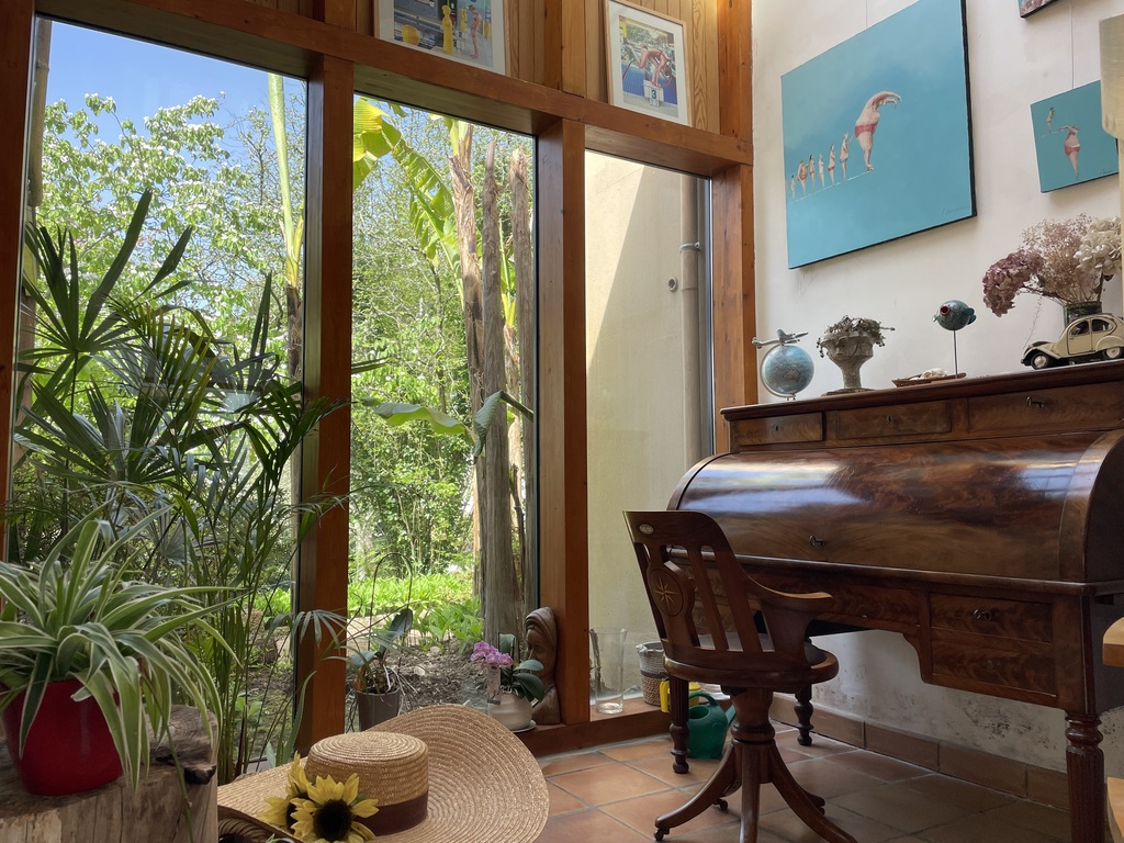 Châteaulin – Propriété Atypique sur les Hauteurs, Entre Charme des Années 1930 & Extension d’Architecte